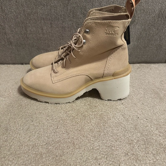 Sorel Women’s Hi Line Heel Lace Size 7.5 Tan - Picture 2 of 6